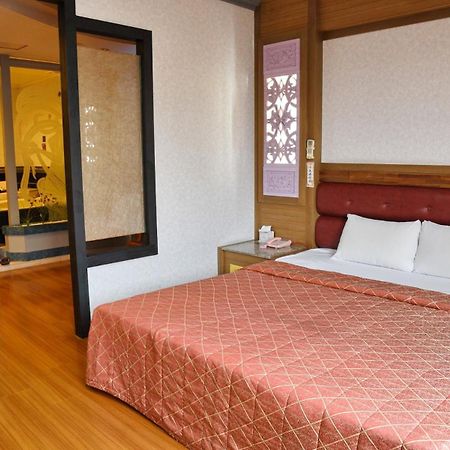 Love Boat Motel Chaozhou Екстериор снимка